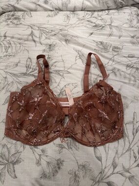 Victoria's Secret Star-Embroidered Sheer Unlined Bra